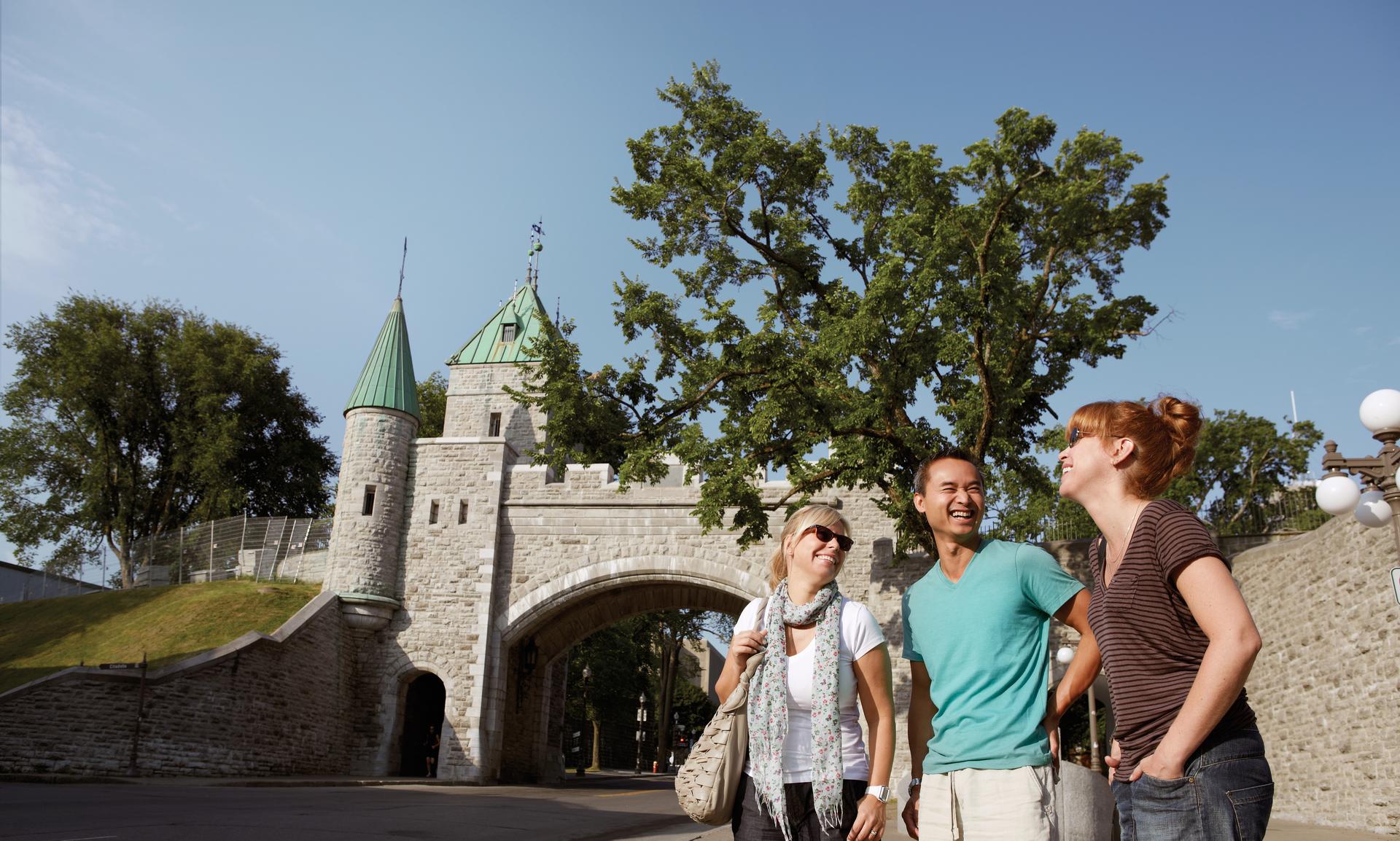 Guided driving and walking tour of Charlevoix and Old Québec City regions — half or full-day, your appetite decides