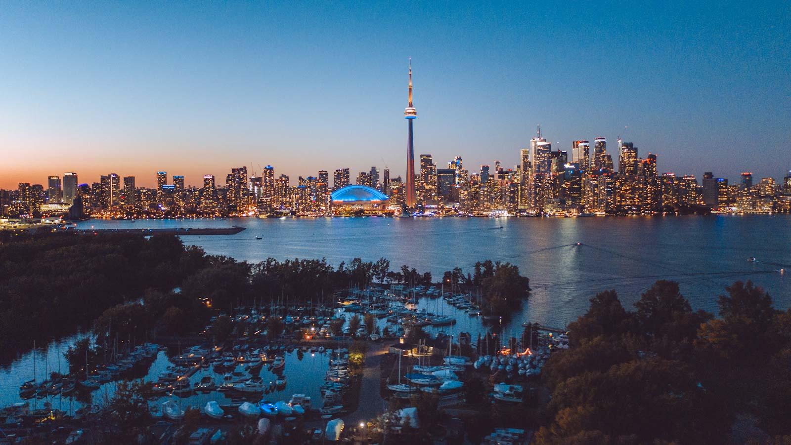 skyline views of toronto